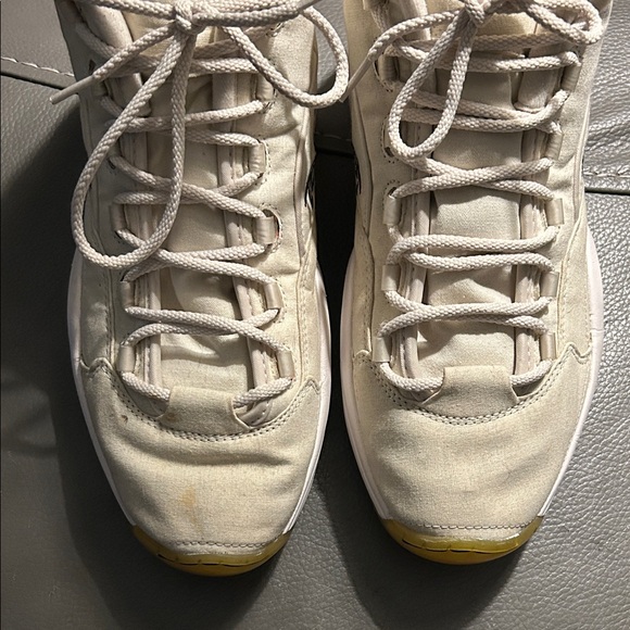 Reebok Question Mid "Boktober" athletic shoe, size 11. EUC - Picture 2 of 8